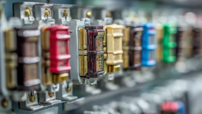 Air circuit breaker connections in an industrial distribution panel